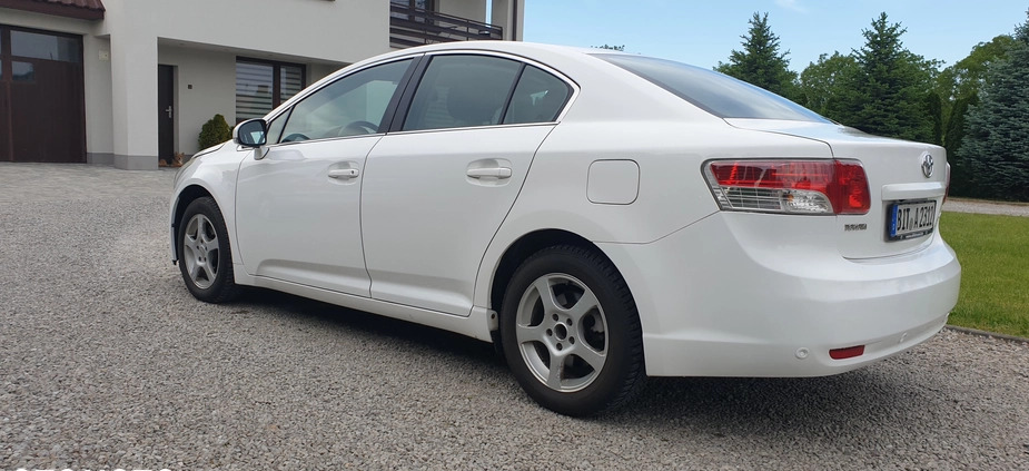 Toyota Avensis cena 25900 przebieg: 238000, rok produkcji 2009 z Sandomierz małe 529